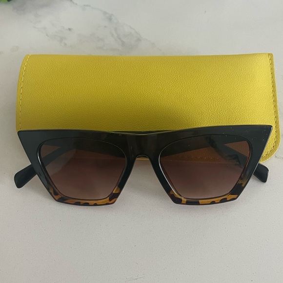 Fashion sunnies - Picture 2 of 2